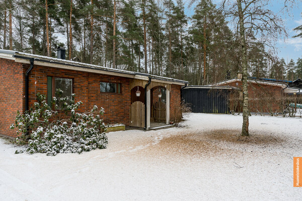 Mäntytie 6, Mynämäki (Kivistö)