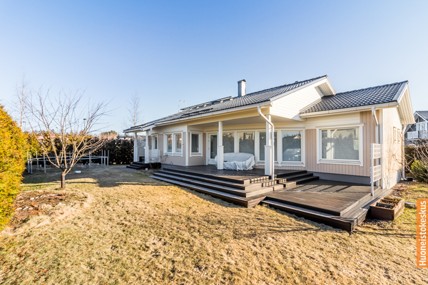Keisarinviitankuja 3, Tuusula (Lahela)