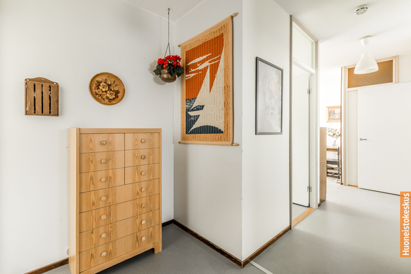 Lohkopellontie 3, Helsinki (Veräjämäki)