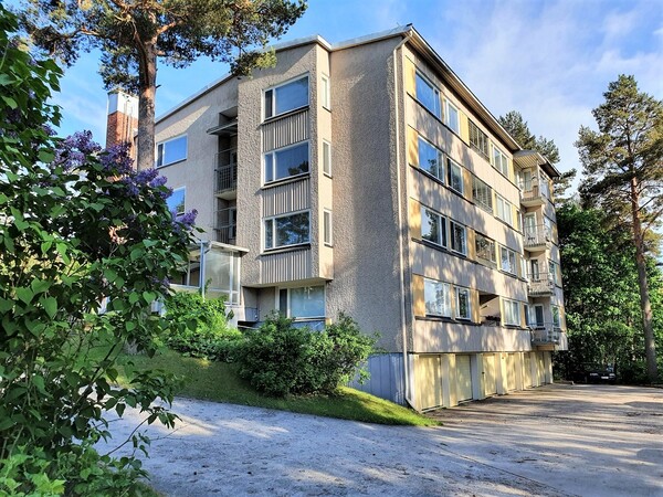 Mustankalliontie 54, Lahti (Mustankallionmäki)