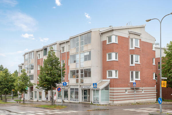 Huovilankatu 2, Lahti (Asemantausta)