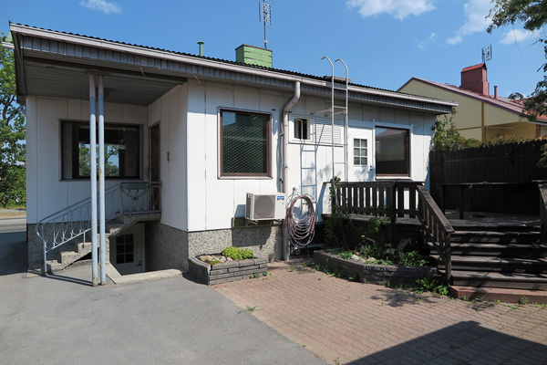 Maantiekatu 22, Pori (Päärnäinen)