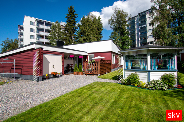 Kuusitie 16, Kokkola (Kiviniitty)