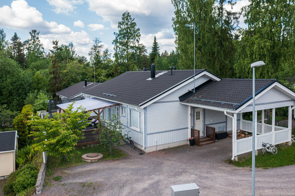 Metsäkalliontie 12, Kirkkonummi (Veikkola)