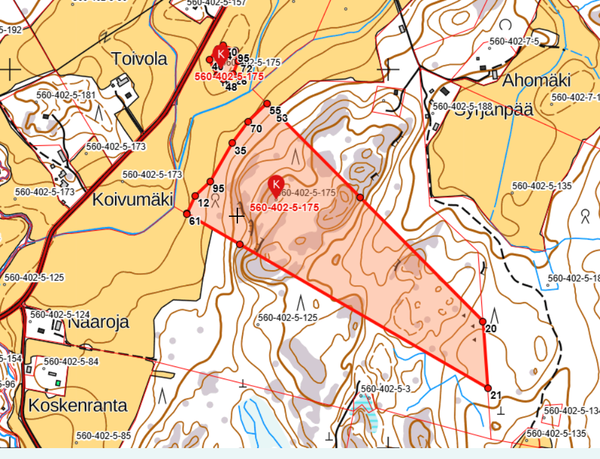 Metsätila kahdessa palstassa