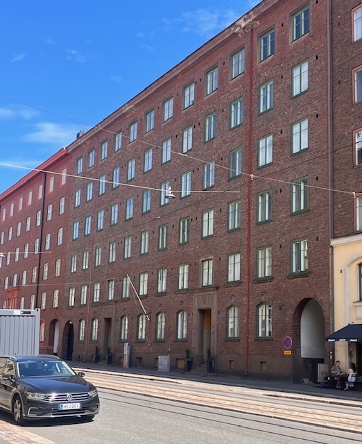Julkisivu