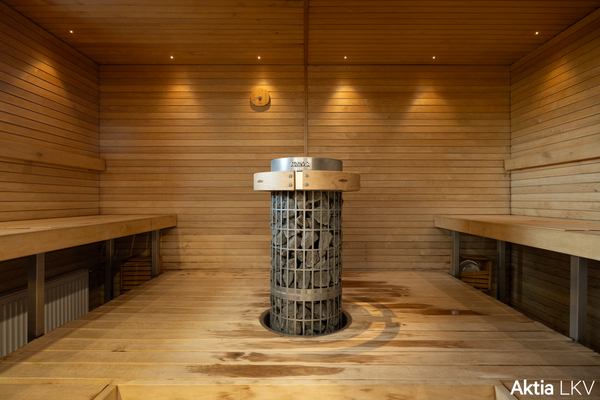 vuonna 2018 uusittu taloyhtiön sauna