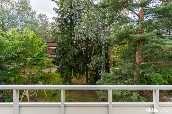 Näkymää parvekkeelta länteen