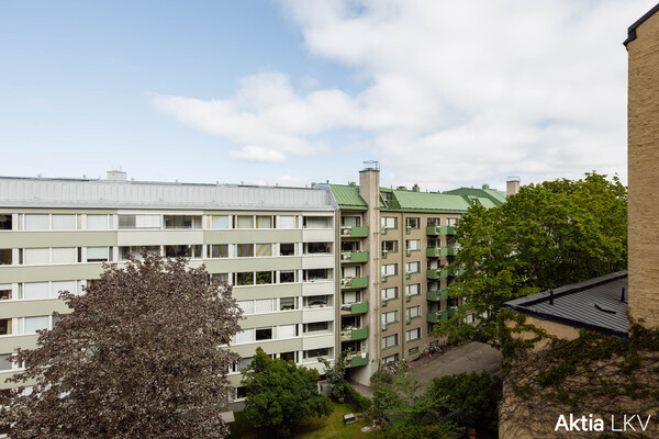 Sisäpihan näkymät