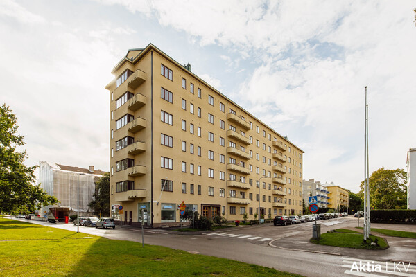 Julkisivukuva 2