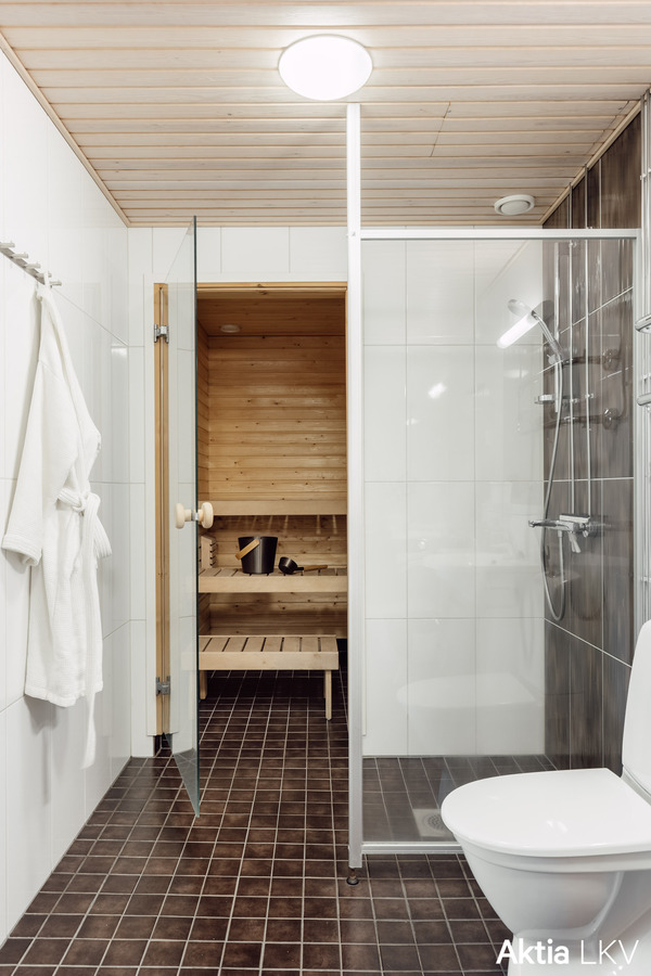Kylpyhuone ja sauna