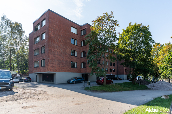 Julkisivu