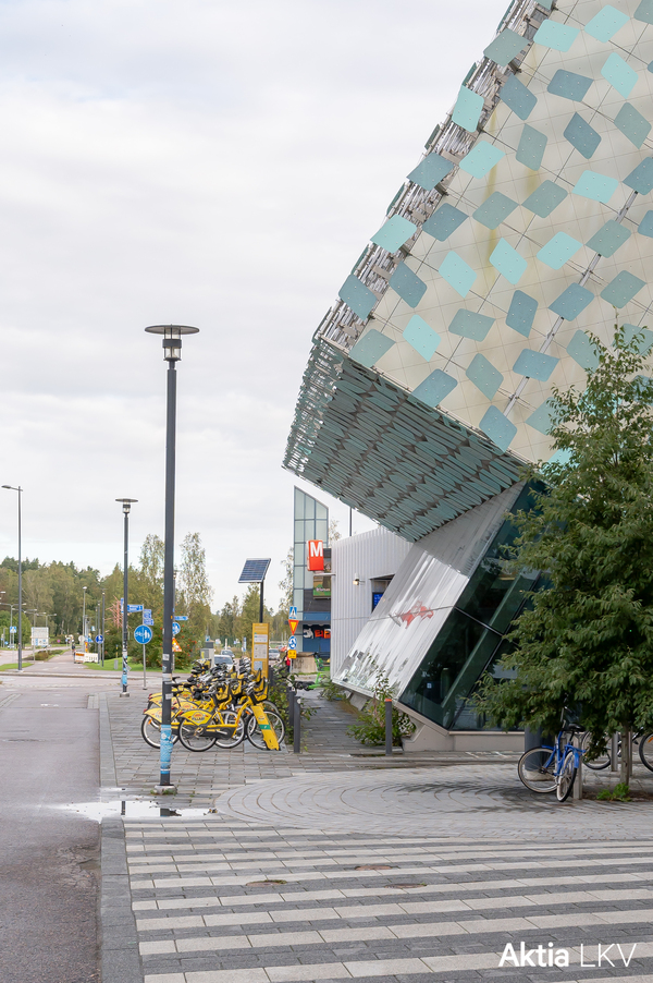Metro aivan lähellä