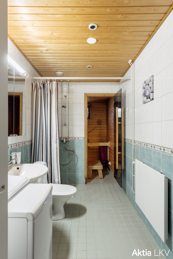 Kylpyhuone ja sauna