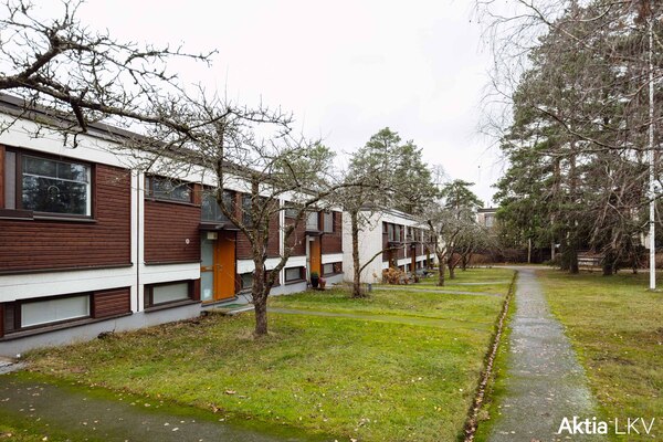 Huoneisto sijiatsee Kotitontuntien varrella