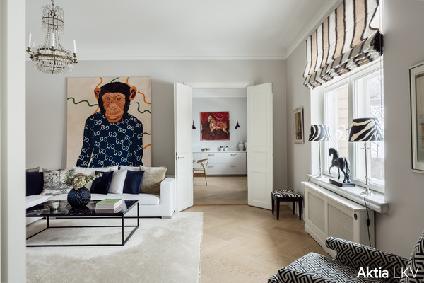 Olohuonekuva keittiön suuntaan