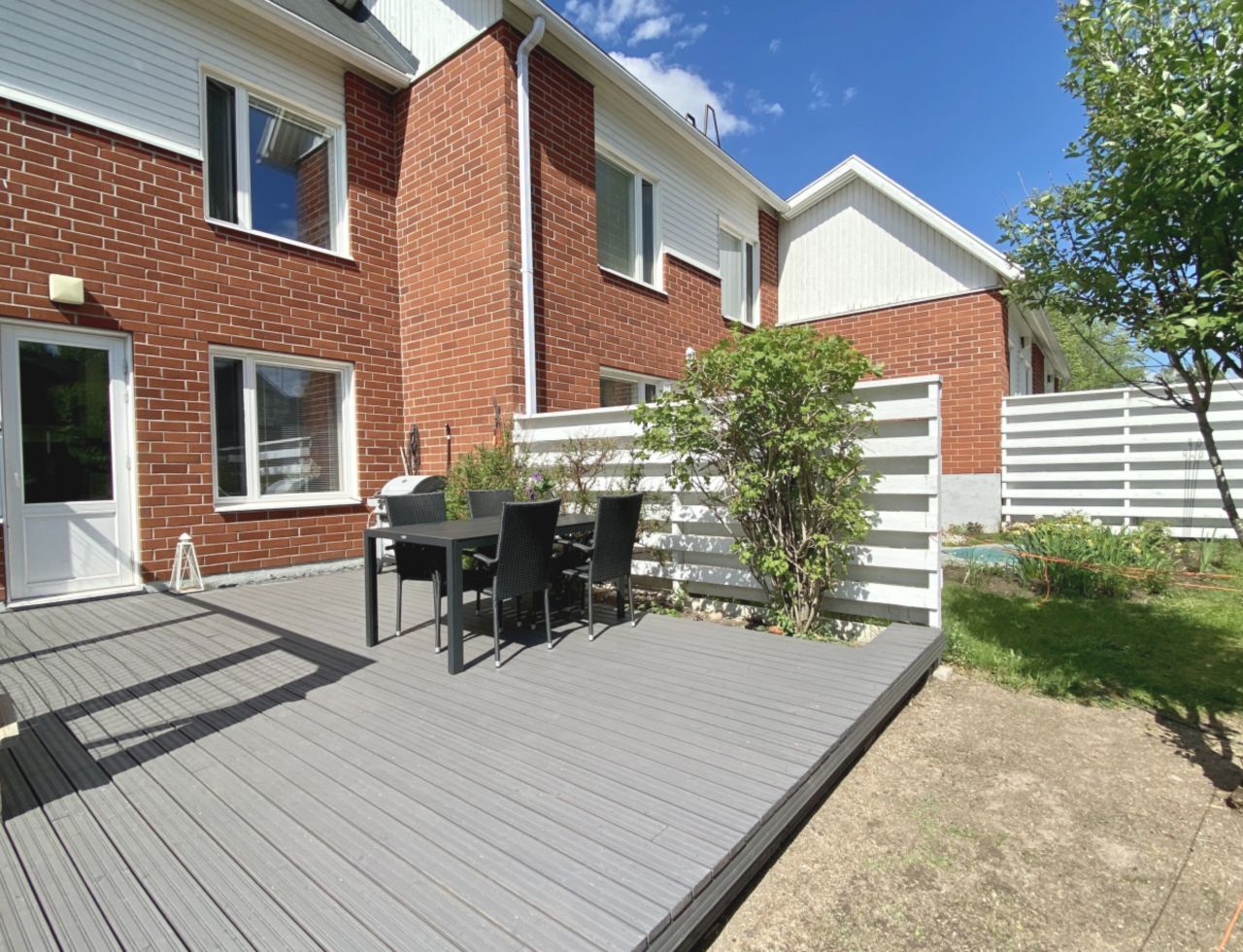 Päätyasunto, oma tilava terassi