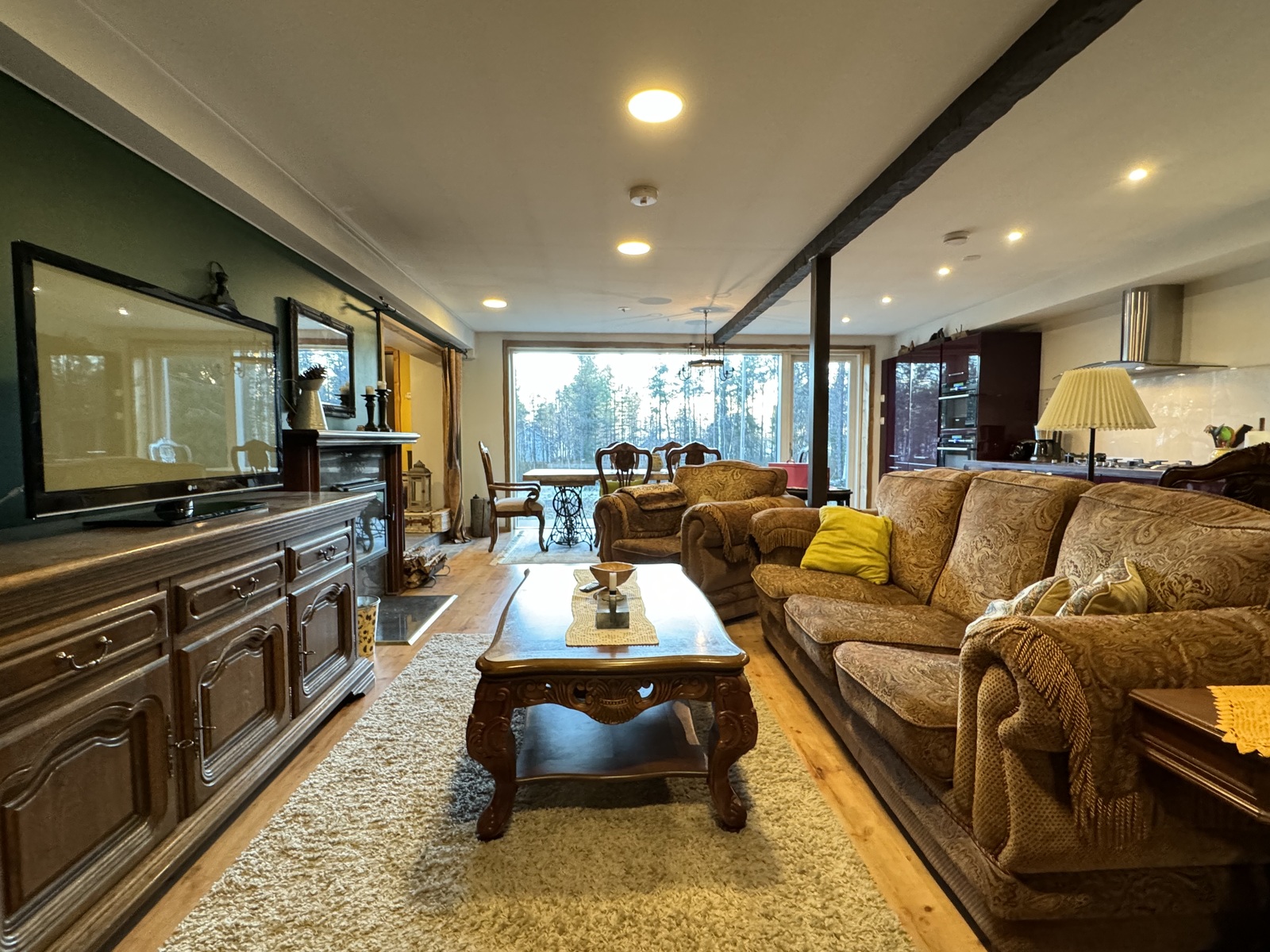 Kellarikerroksen huoneisto