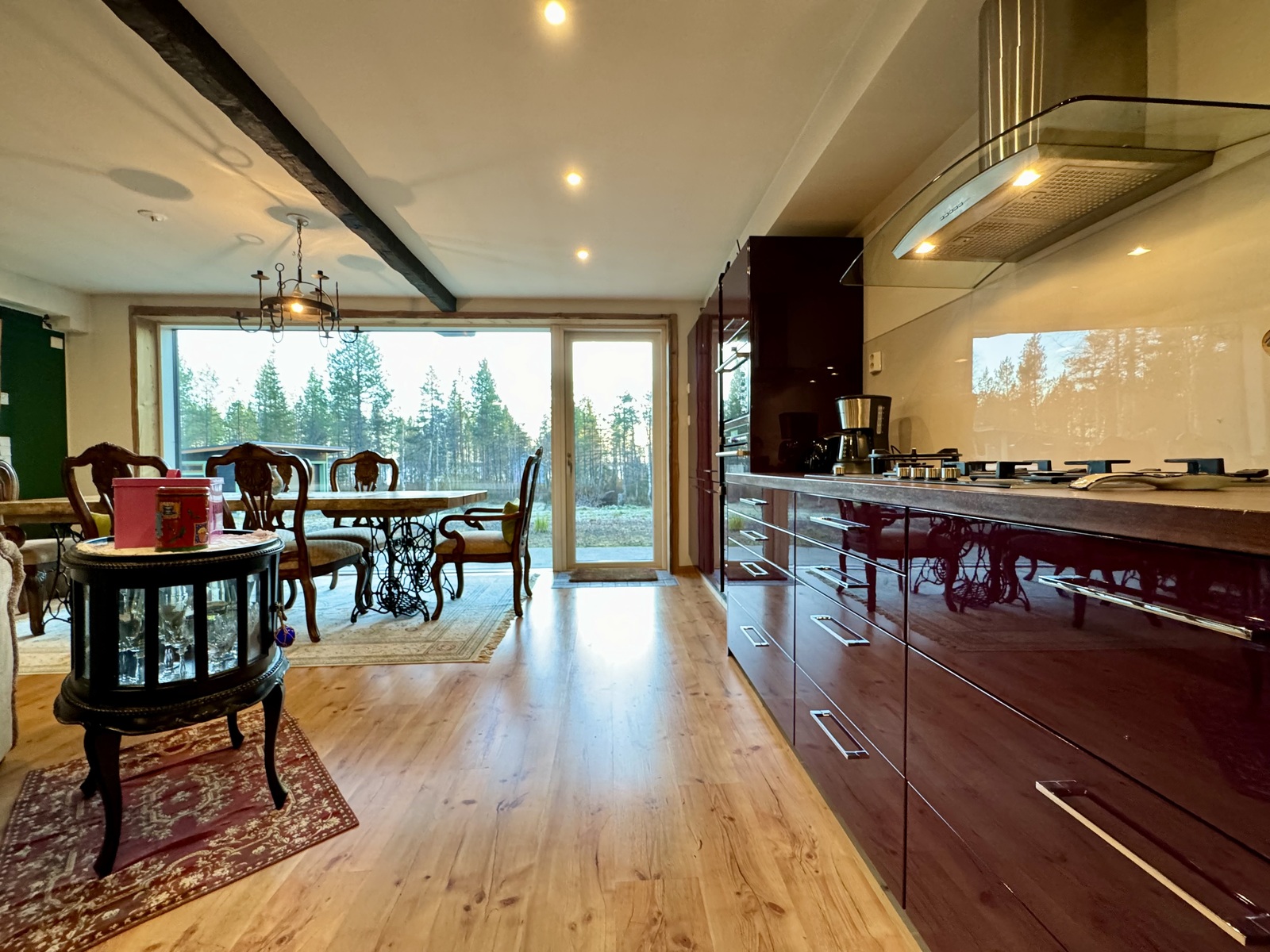 Kellarikerroksen huoneisto