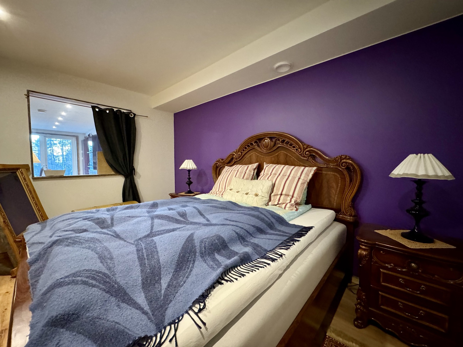 Kellarikerroksen huoneiston makuuhuone