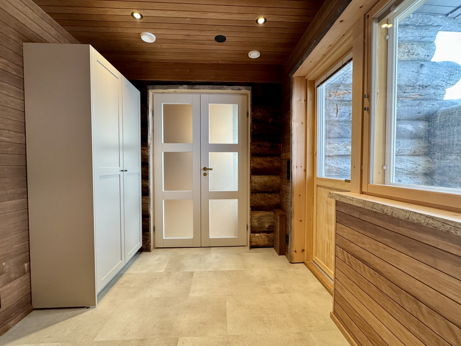 Makuuhuone 3, kulku terassille