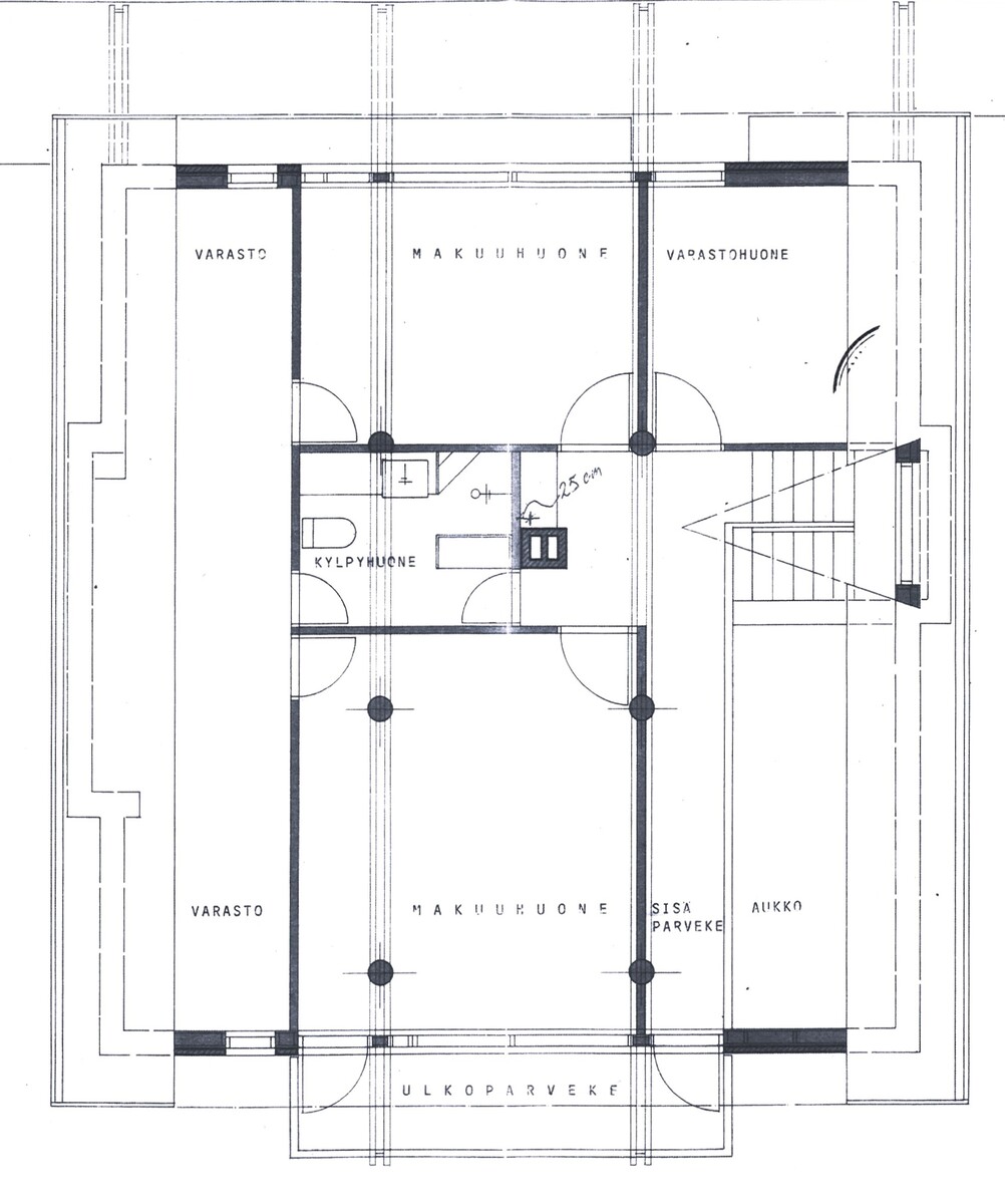 Pohjakuva yläkerta, pohjakuvasta poiketen varastohuone on makuuhuone