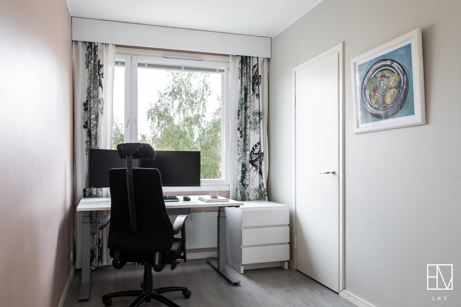 Työhuone / makuuhuone 2