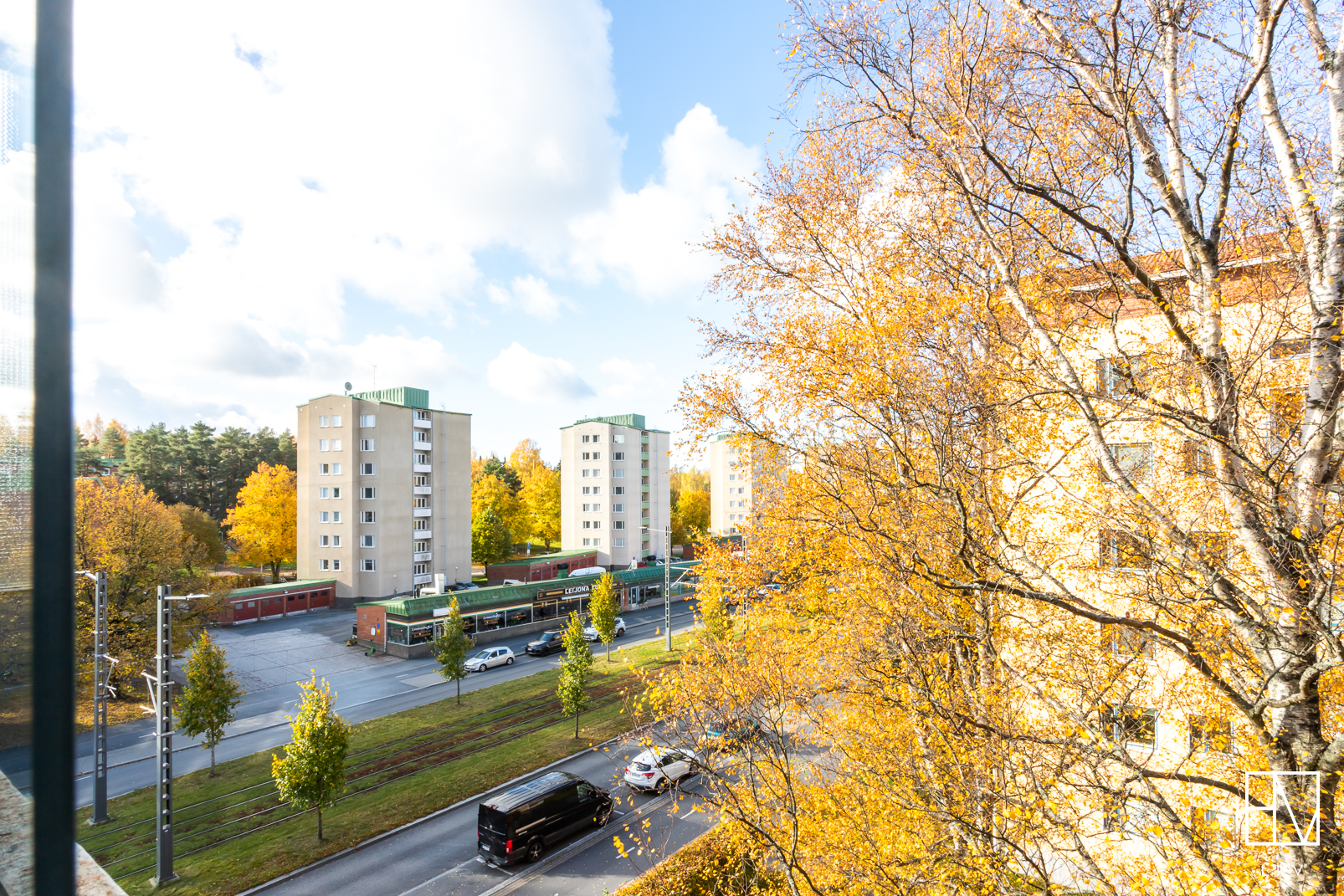 Parvekkeelta näkymät Sammonkadulle