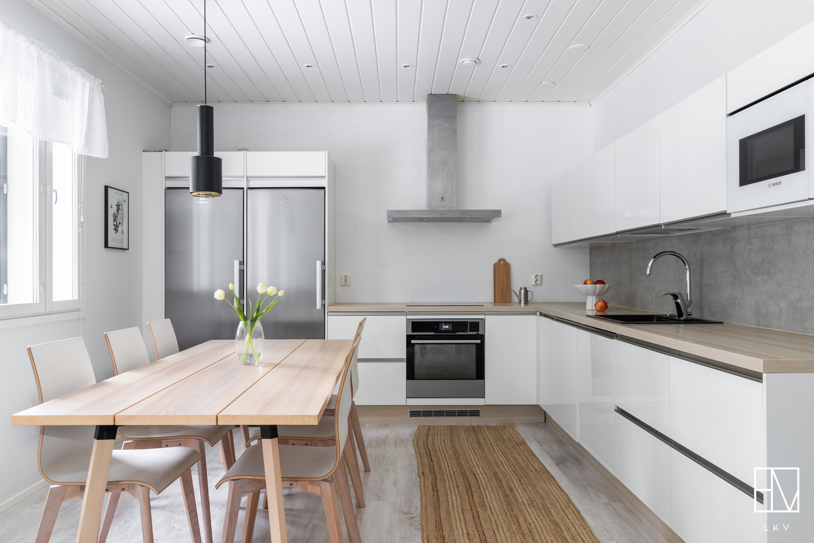 Keittiössä hyvin tilaa työskentelyyn