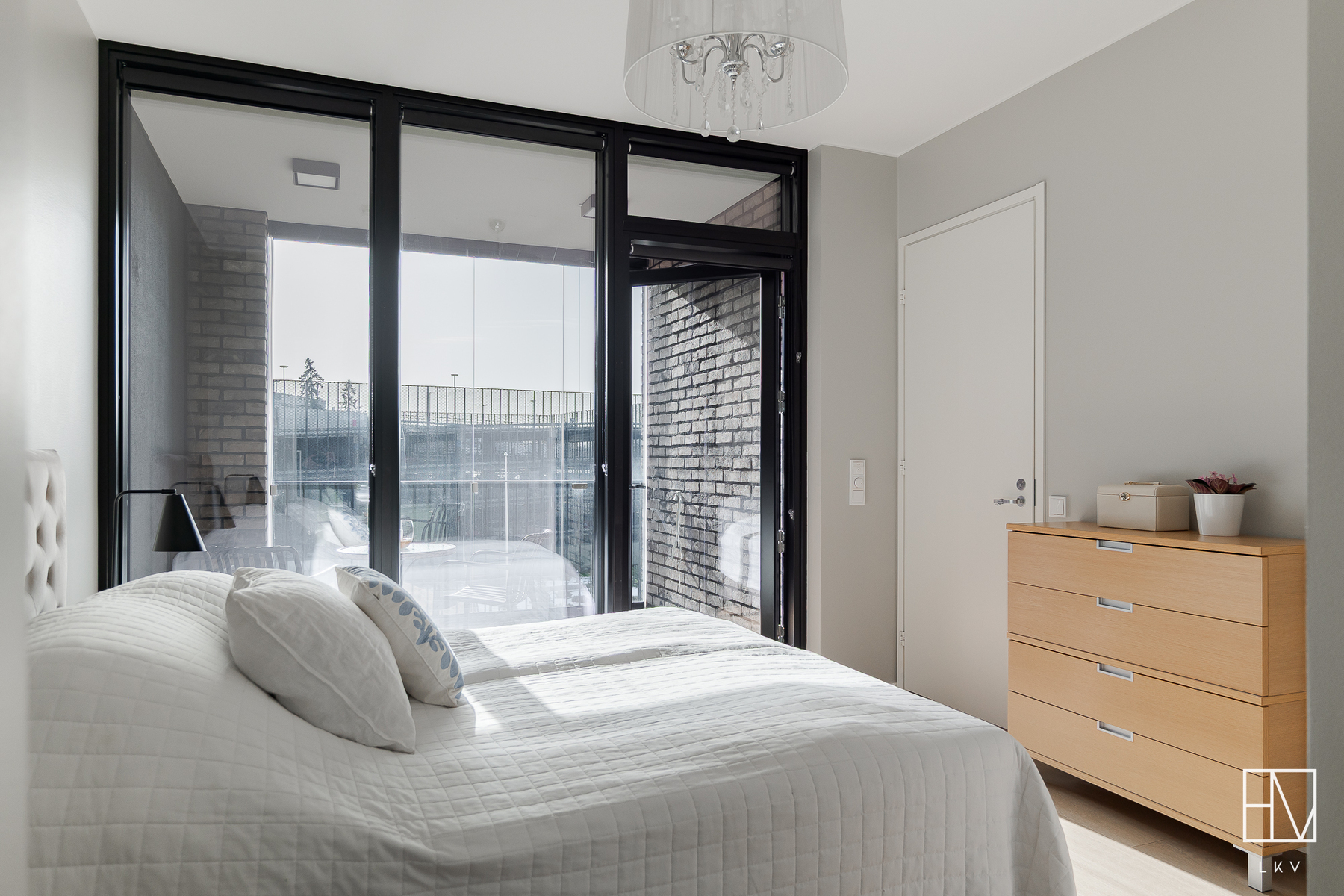 Huoneen yhteydessä parveke