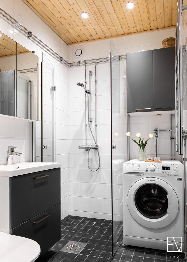 Juuri remontoitu kylpyhuone