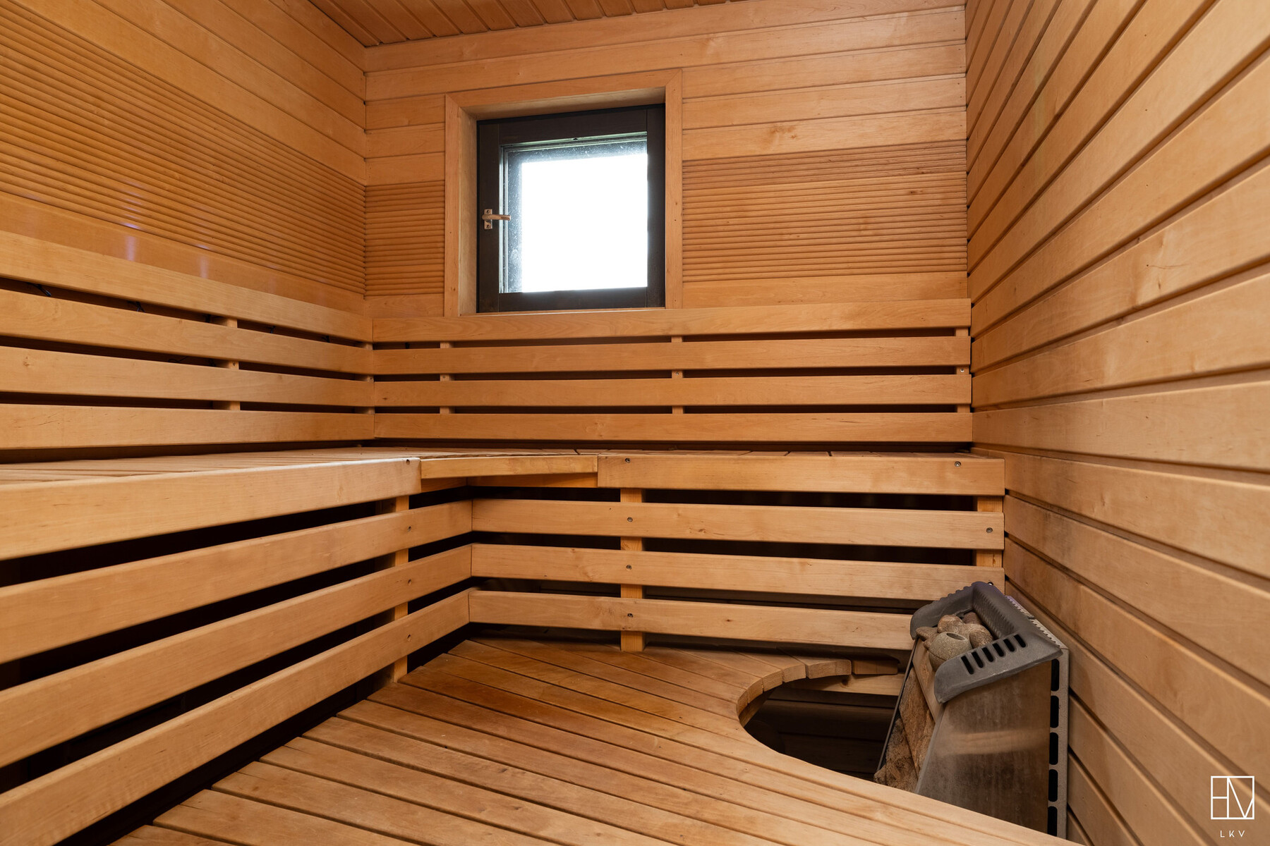 Ikkunallinen sauna