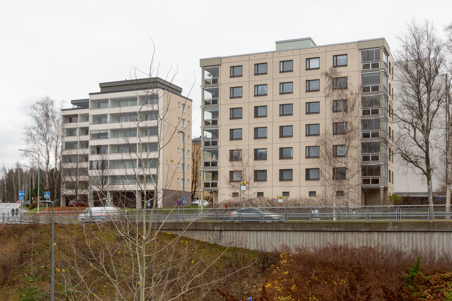 Julkisivu Armonkalliolta päin