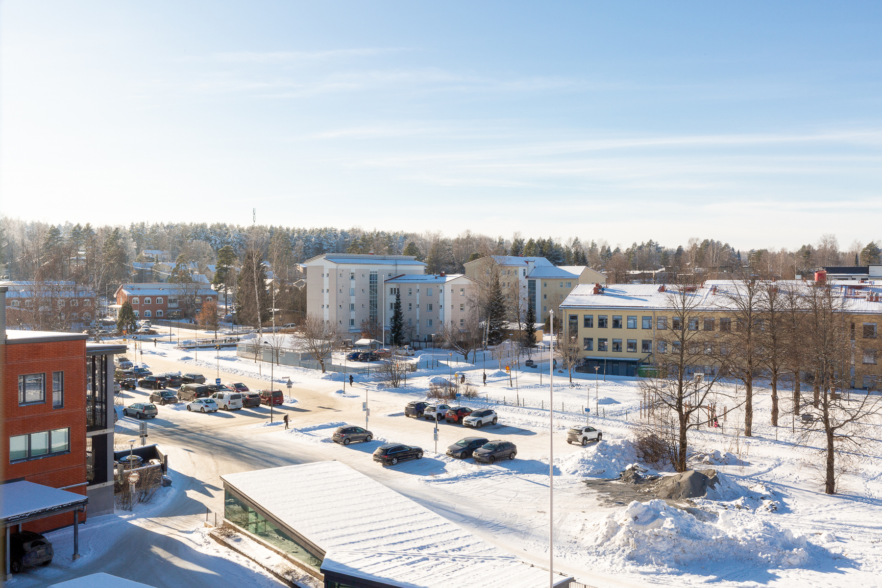 Näkymä parvekkeelta kohti Soppeenmäen koulua