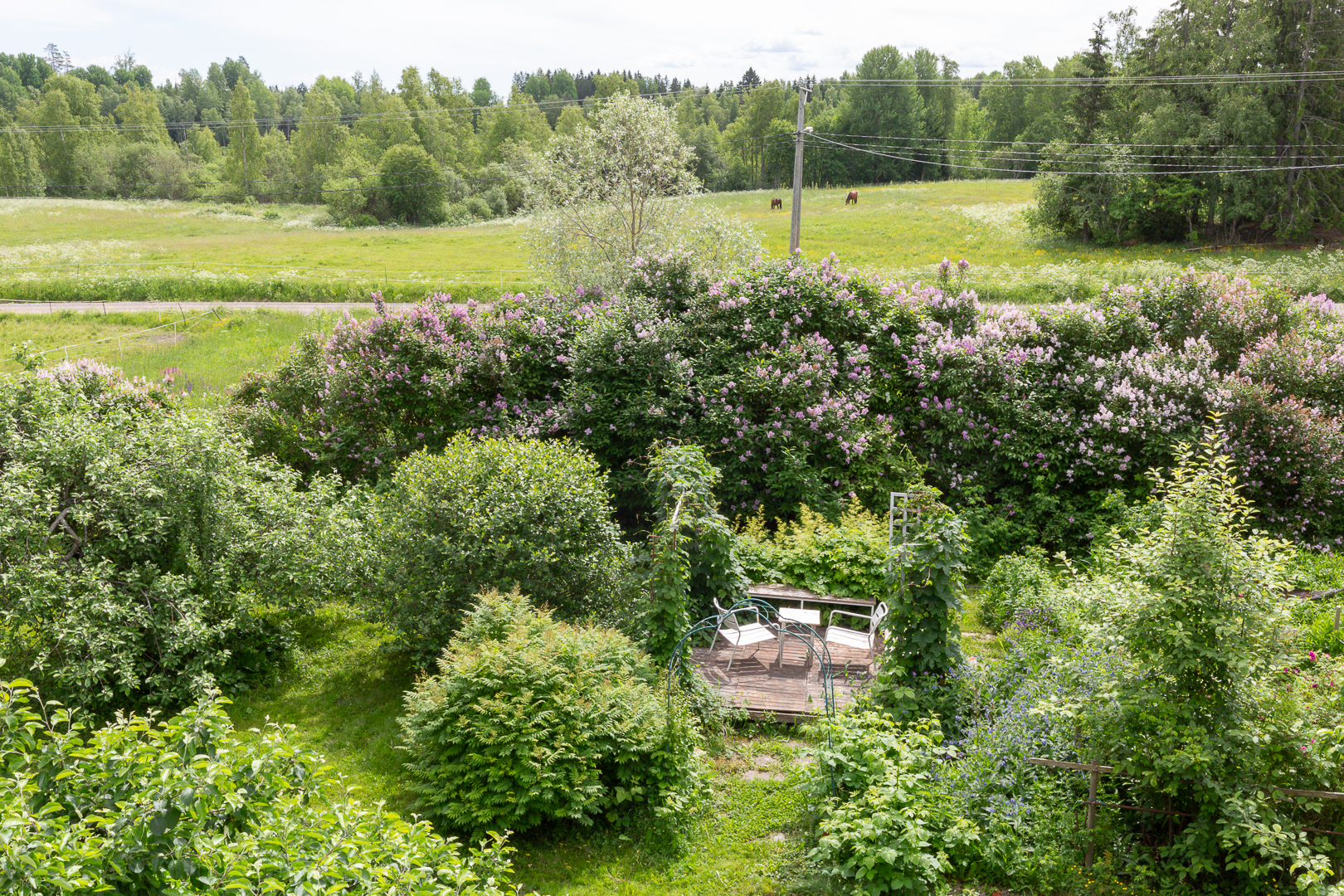 Näkymä yläkerran parvekkeelta