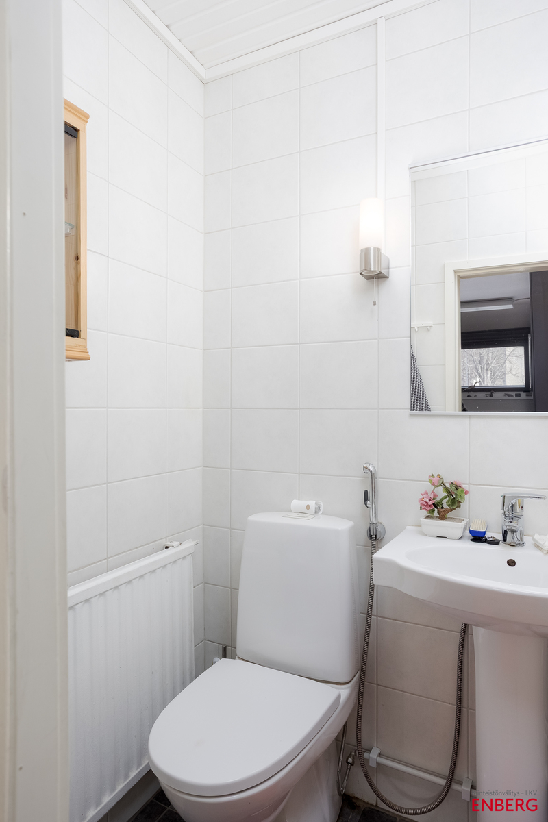 Erillinen WC