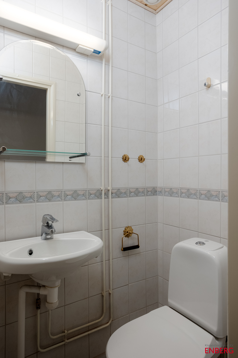 Sisääntulon lähellä oleva WC