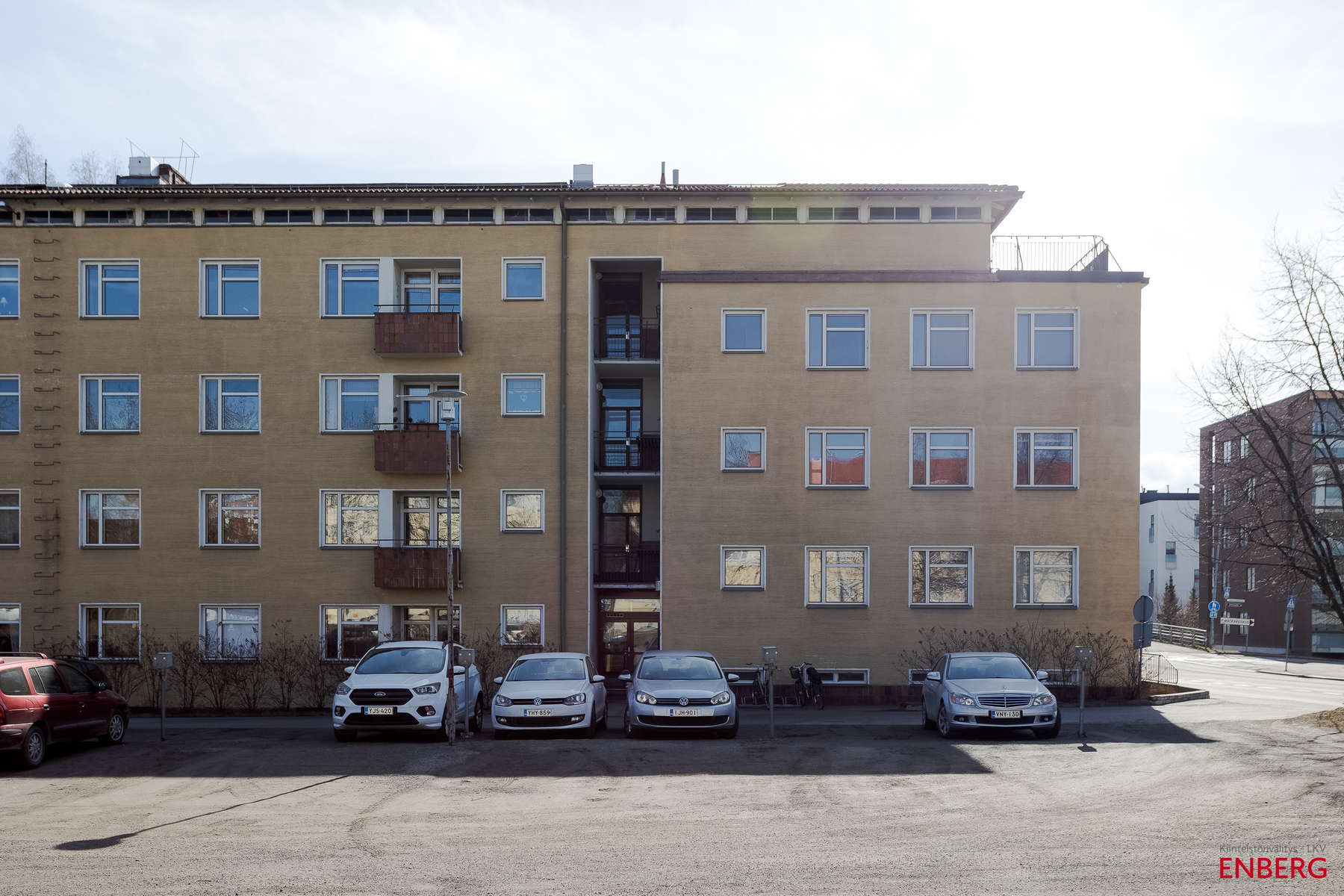 Sisäänkäynti nro1