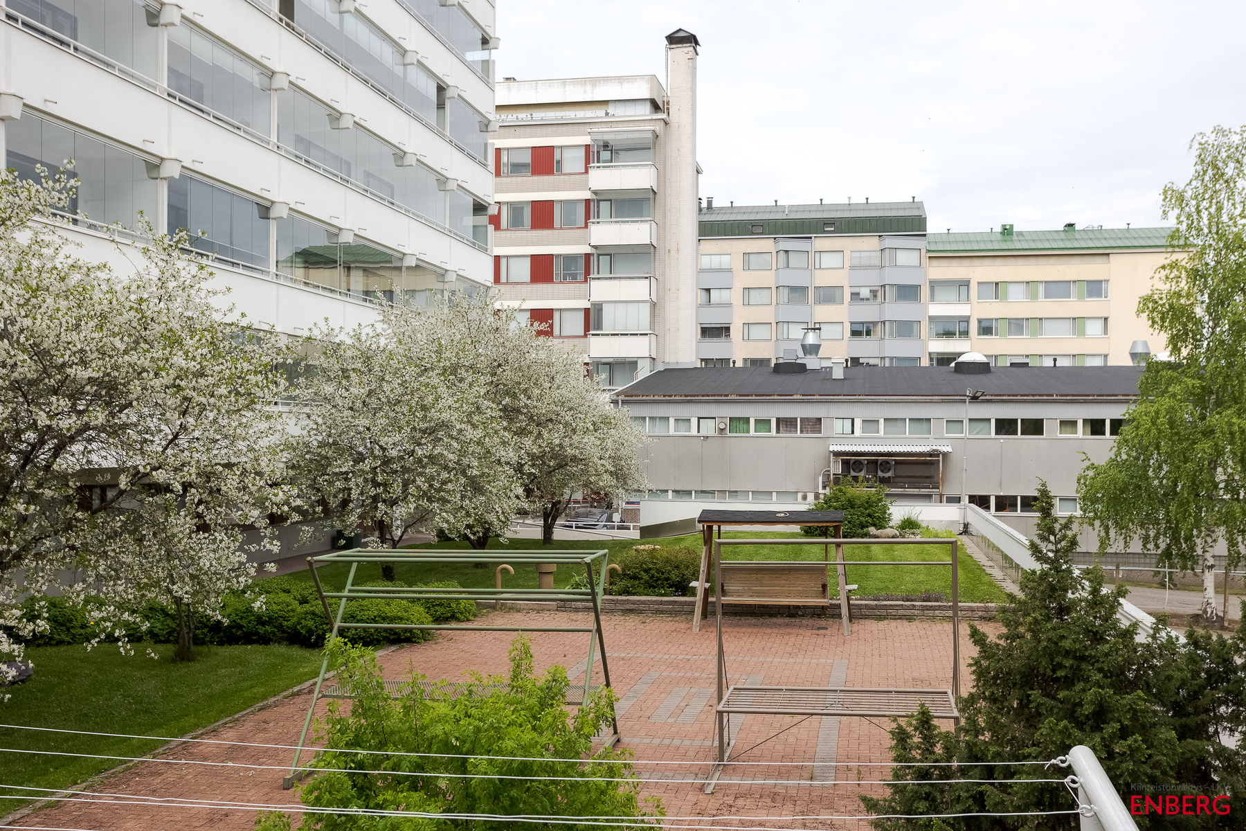 Sisäpihalla puutarha-alue