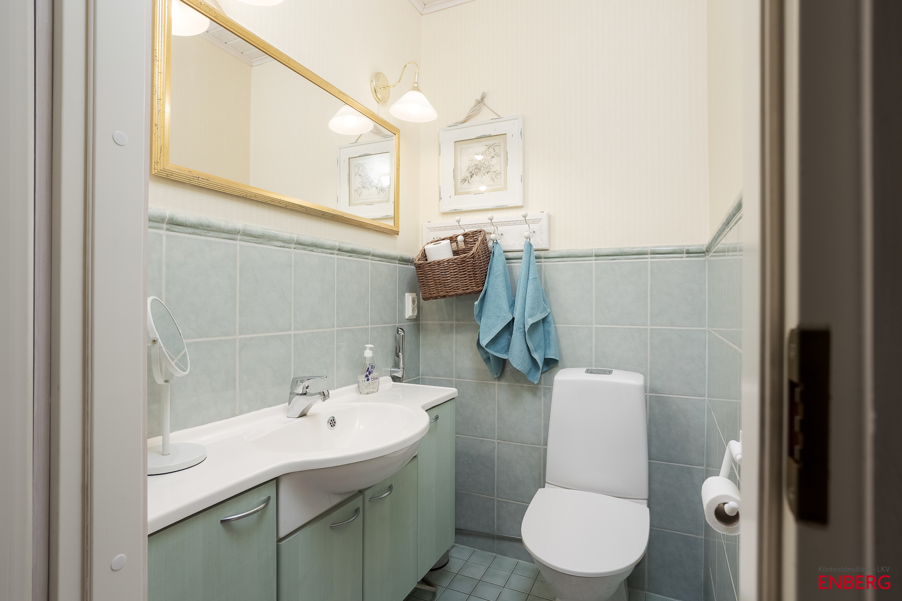 Erillinen WC