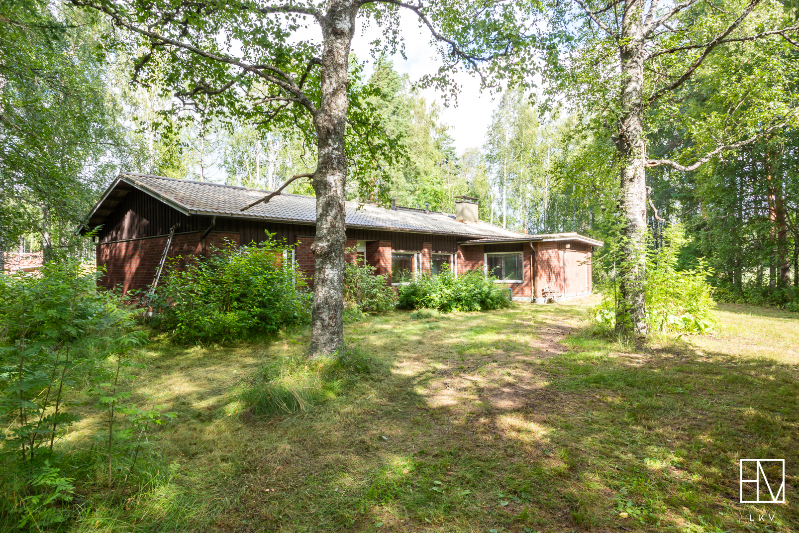 Julkisivu