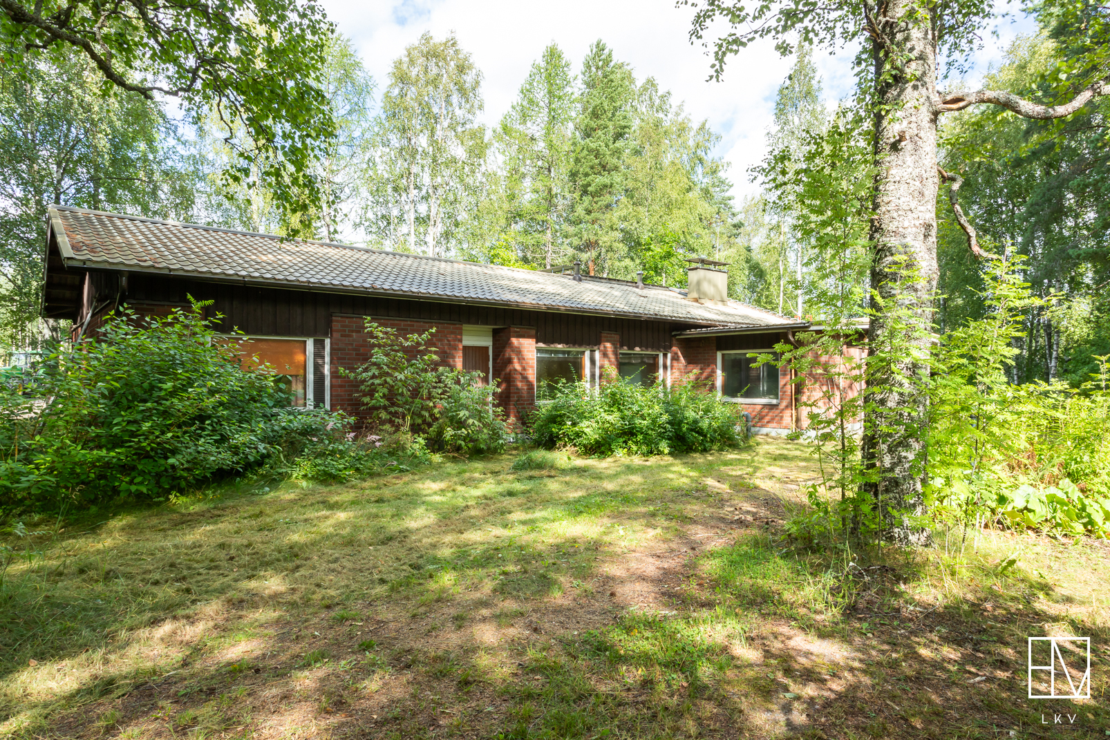 Julkisivu
