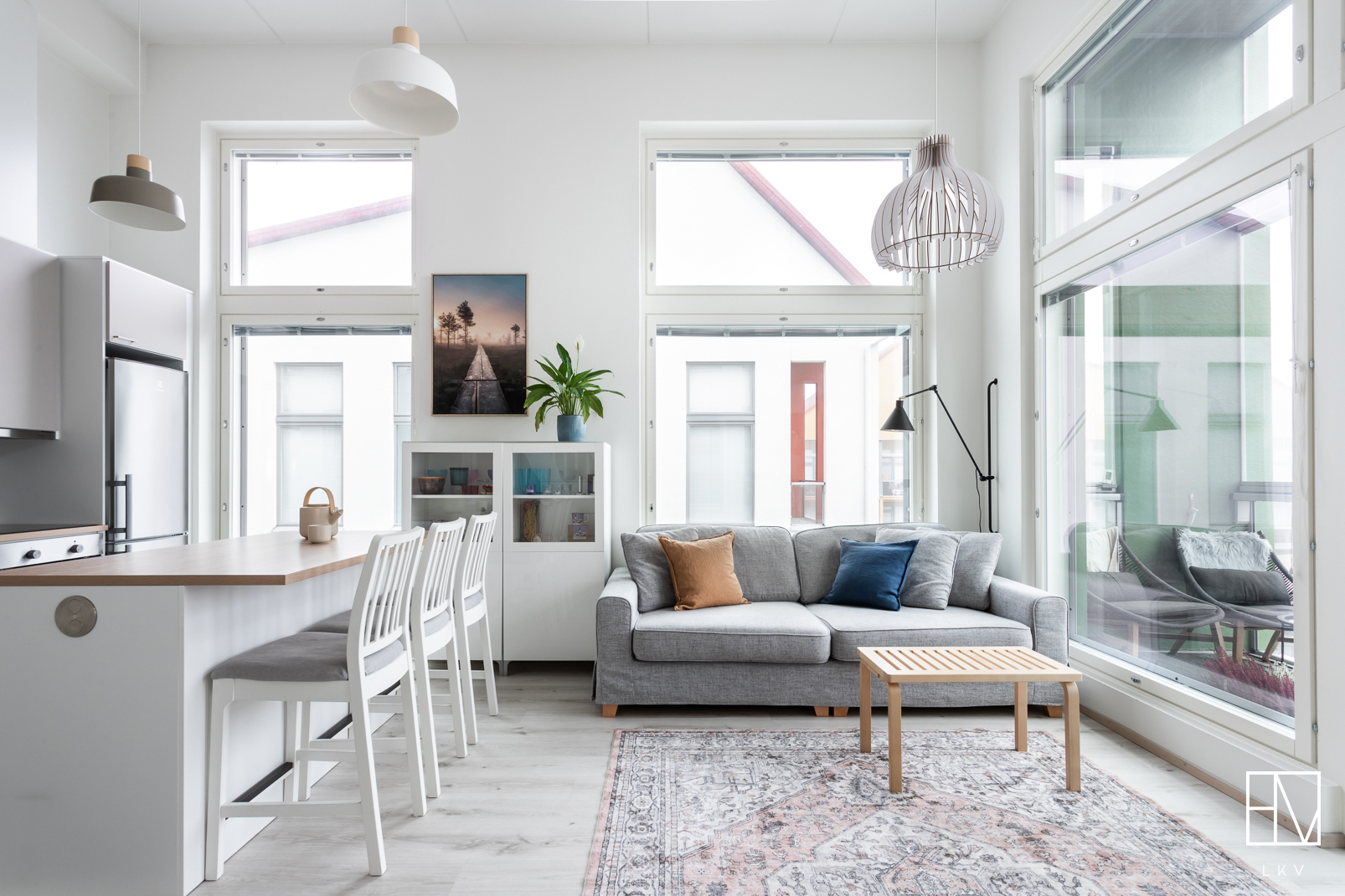 Olohuone ja keittiö samaa tilaa