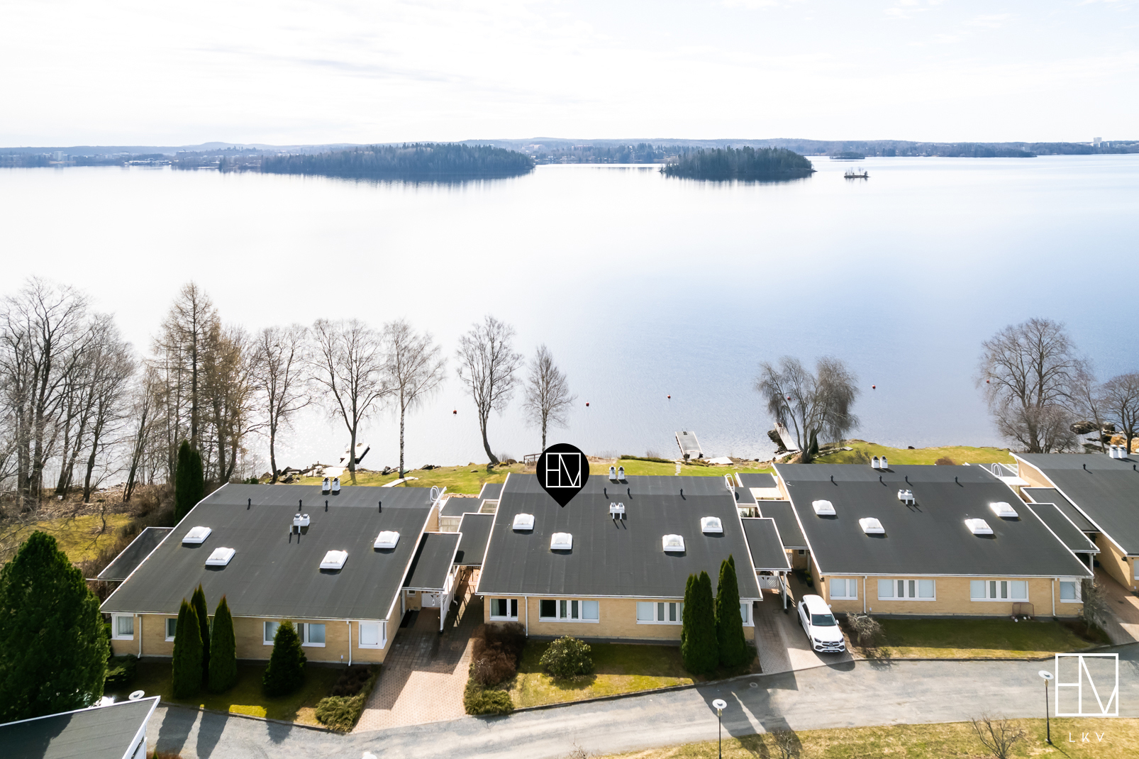 Talo rantamaisemissa