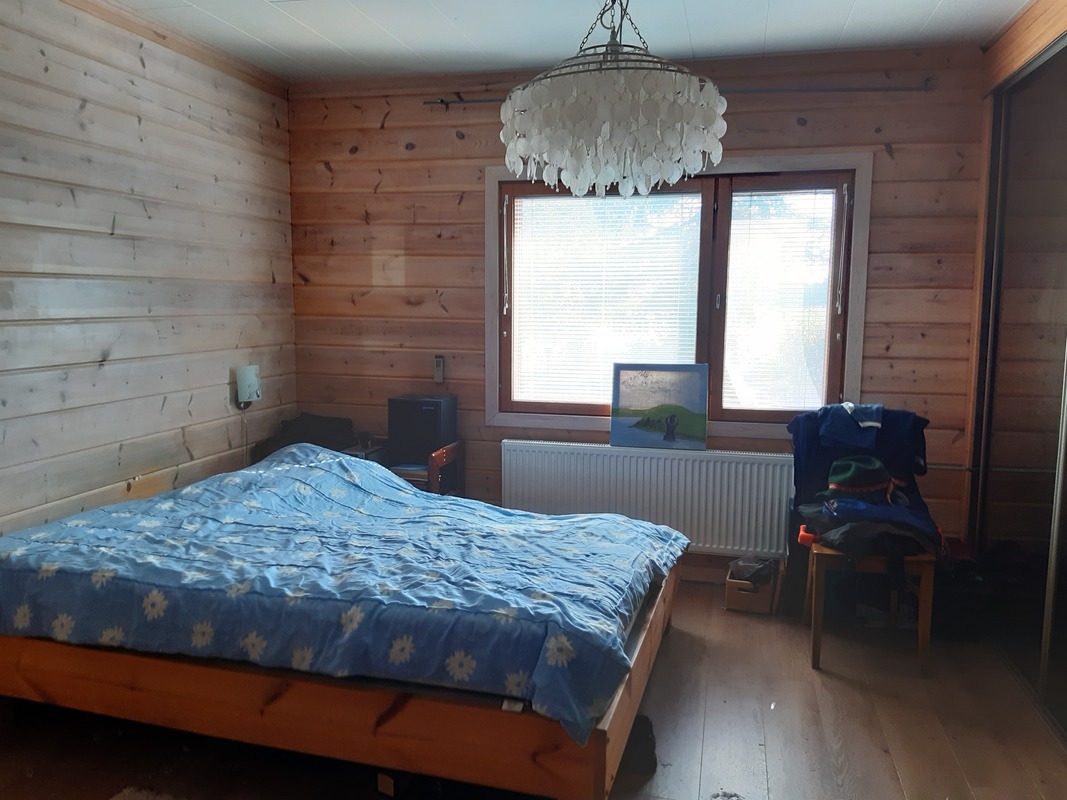 Makuuhuone 2 alakerrassa