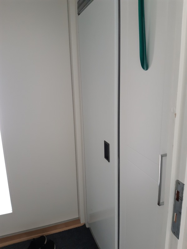 Kuivauskaappi eteisessä