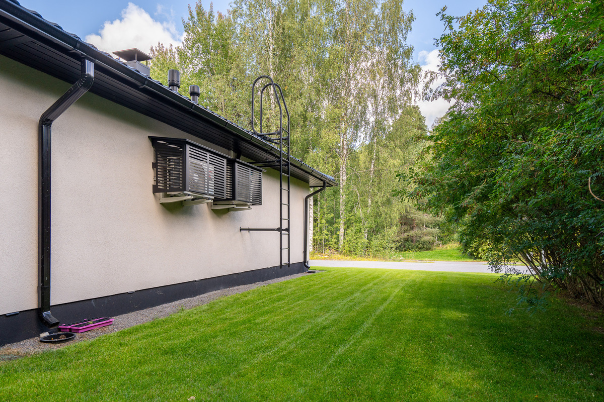 Mitsubishi ja Daikini ulkoyksiköt