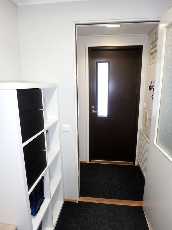 Tuulikaappi ja eteinen